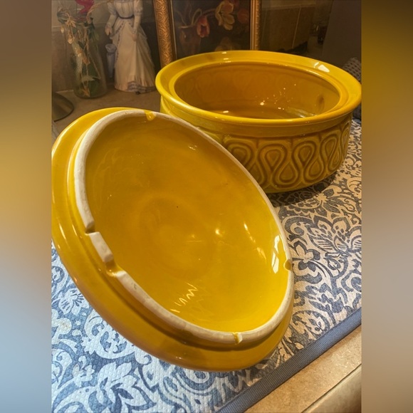 Vintage California Pottery Mustard Casserole Dish/Soup Tureen/ Serving Dish - Picture 7 of 11